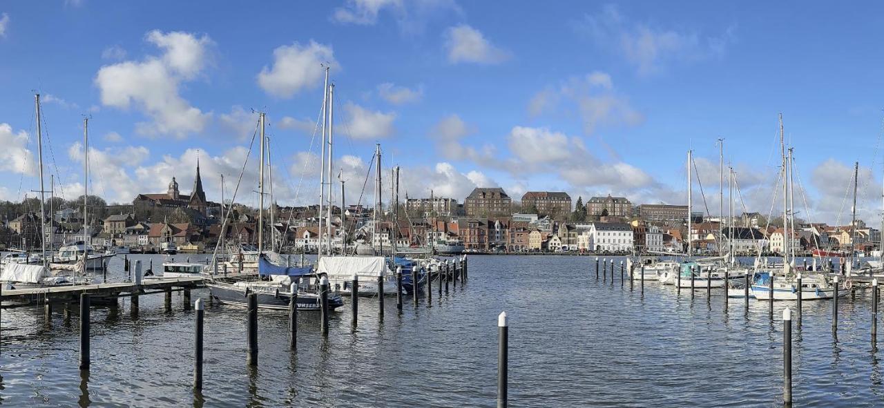 Am Kleinen Muehlenteich - Zentrale Ruhige Lage Mit Parkplatz Und Fahrraedern Daire Flensburg Dış mekan fotoğraf